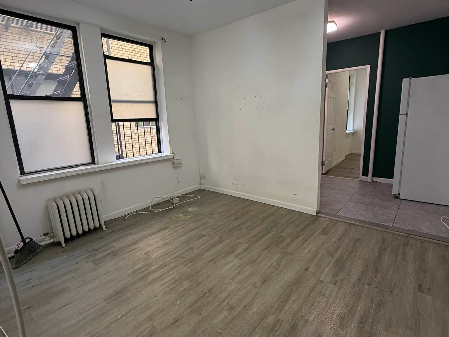 37-09 30th Avenue — Photo 2