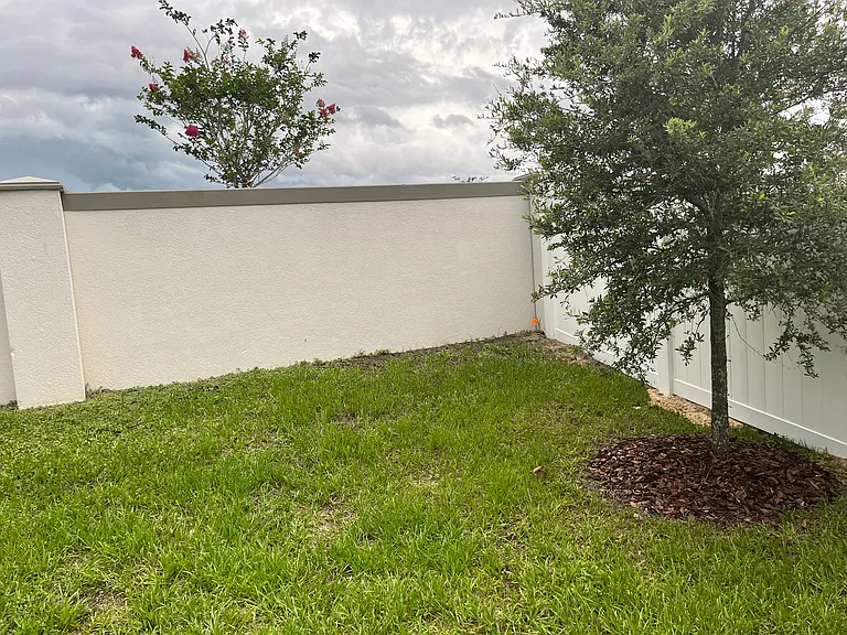 1658 Blue Lagoon Cir — Photo 44