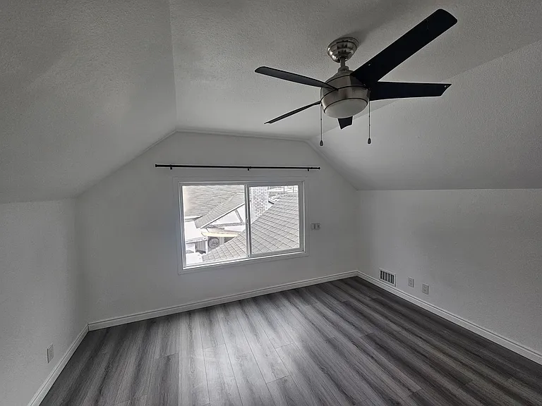 3757 W 182nd St — Photo 18