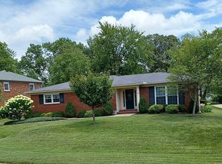 601 Rothbury Ln, Douglass Hills, KY 40243