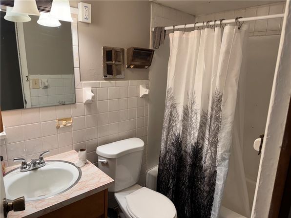 479 B St, Sharon, PA 16146