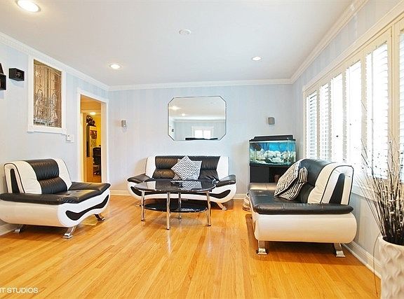 2nd image of 1312 Glendale St
