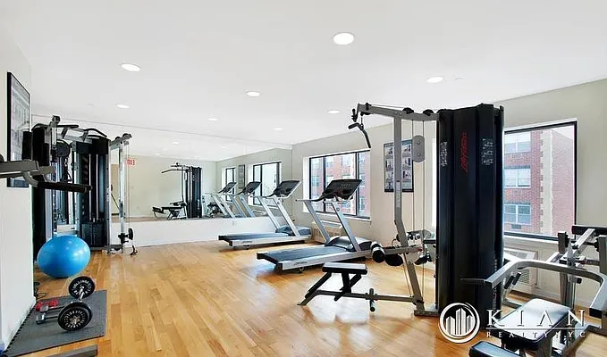 Rented by Kian Realty | media 10