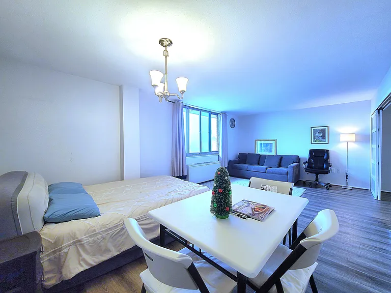 1 E University Pkwy #1408 — Photo 27