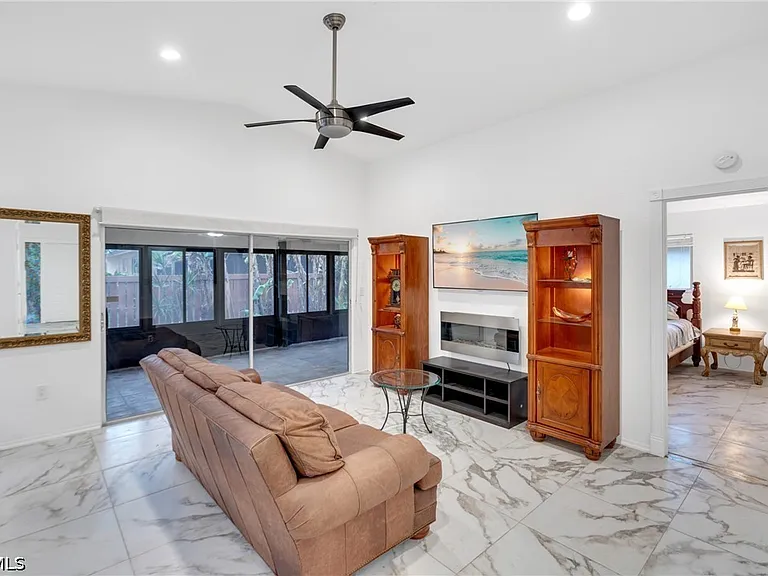 6511 Royal Woods Dr — Photo 16