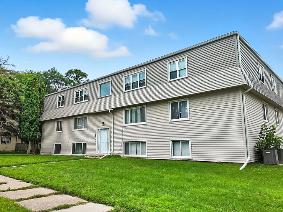 Leavitt Park Apartments - Waterloo, IA