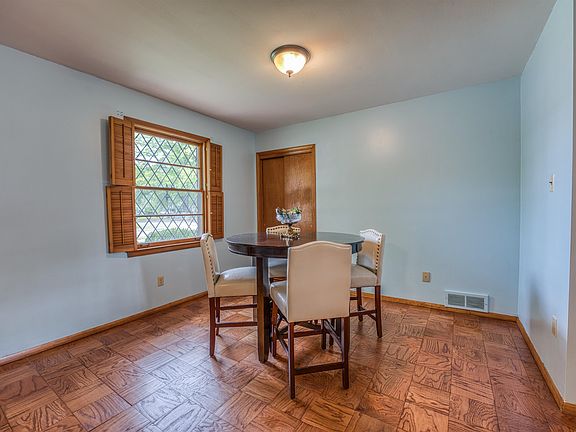 5th image of 850 Angelina Pl