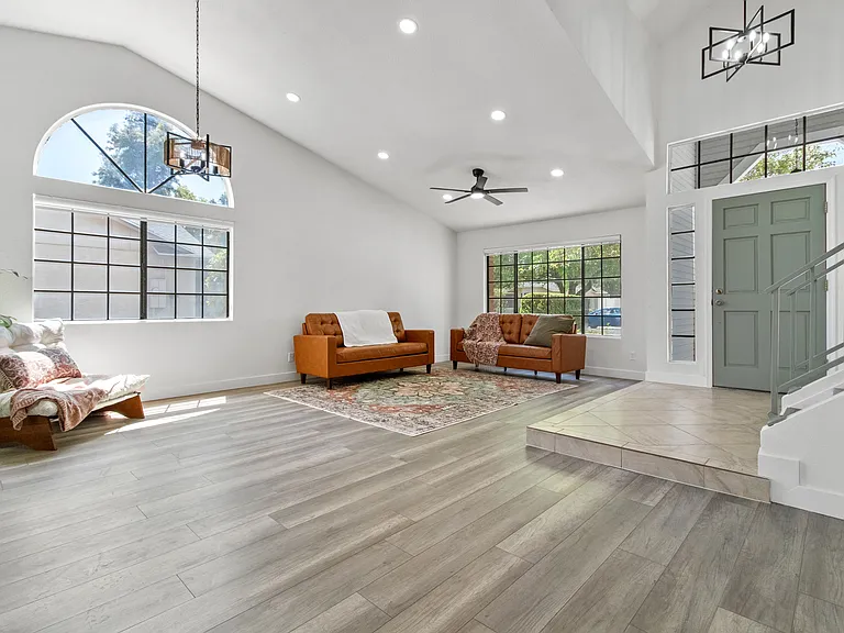 1436 E Kent Ave — Photo 31