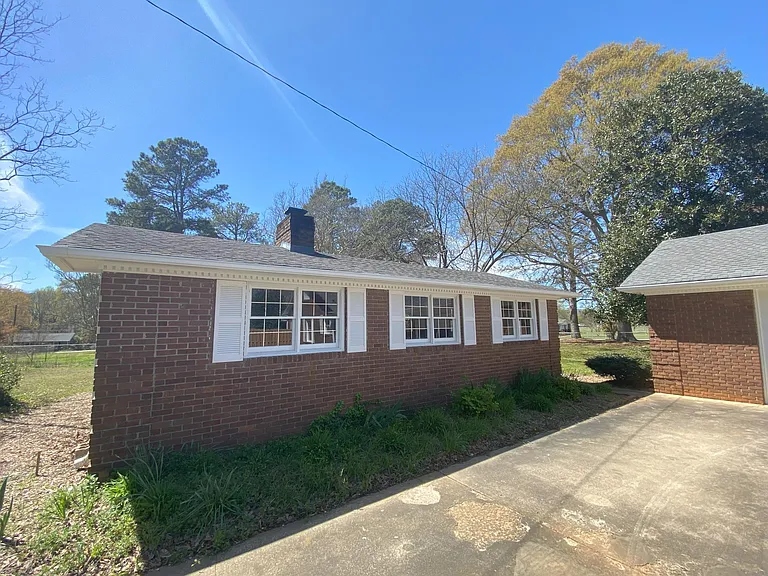 2400 E Blackstock Rd — Photo 7