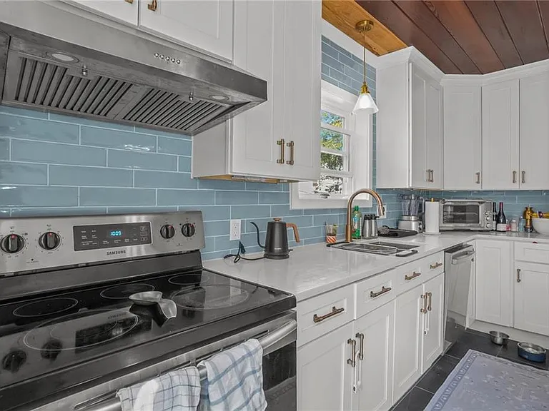 2 Channing Pl — Photo 12