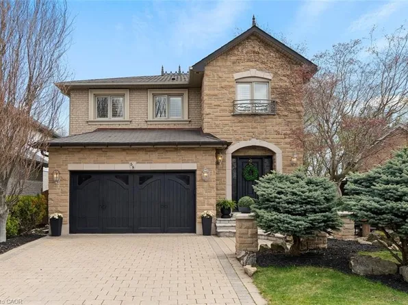 58 Valmont St, Hamilton, ON L9G 4Y5
