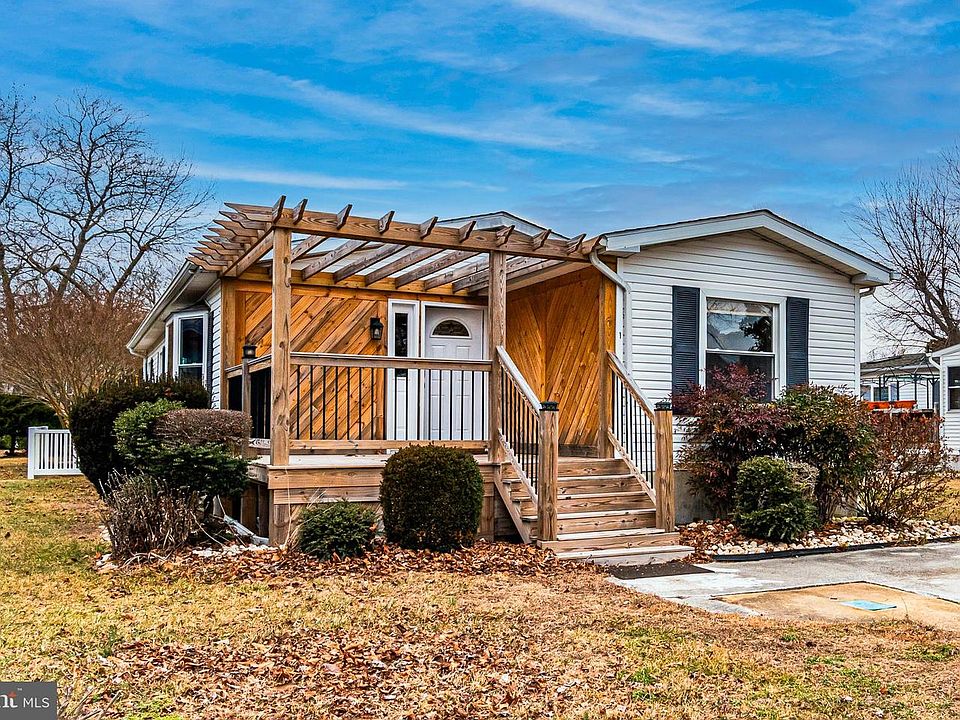 1st image of 1 Cutlass Dr