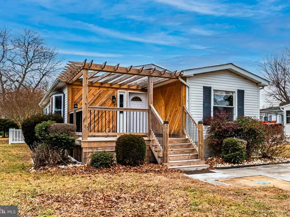 1 Cutlass Dr, Berlin, MD 21811