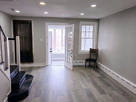 Living view into sunroom