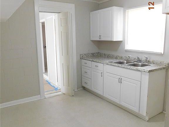 5th image of 370 San Antonio Blvd #2