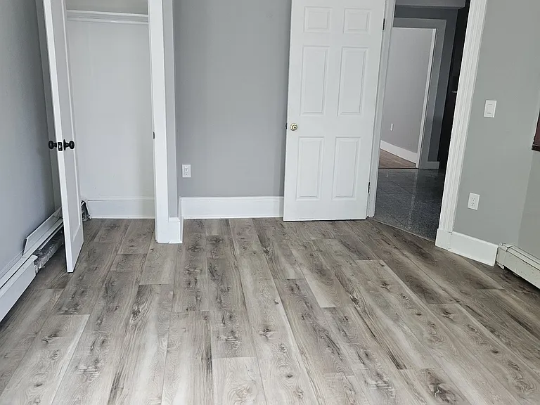 14 Hillside St — Photo 10