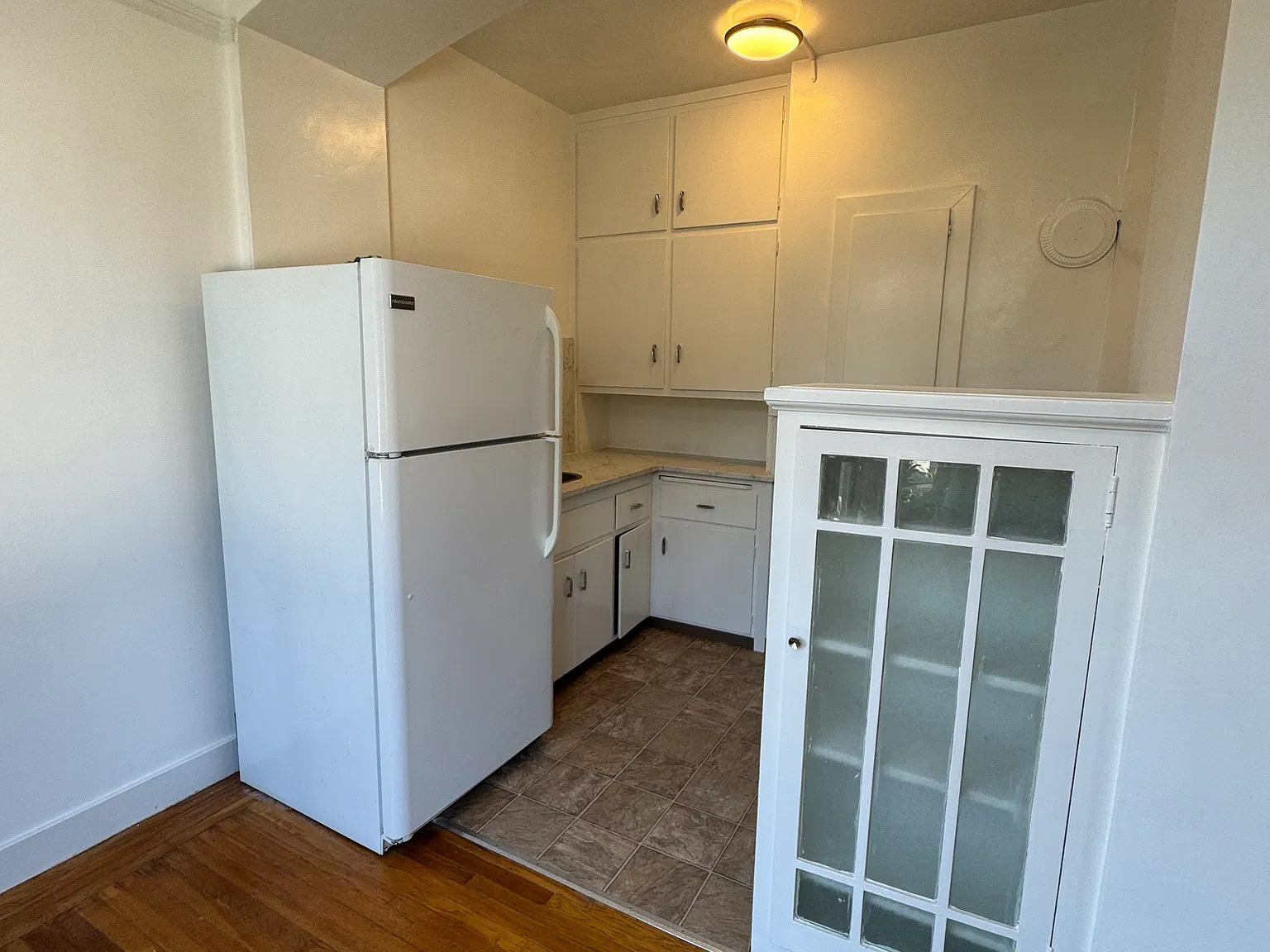 Studio, 400 sqft, $2,895 — Photo 2