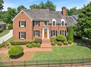 910 Tarpley Rd NW, Kennesaw, GA 30152