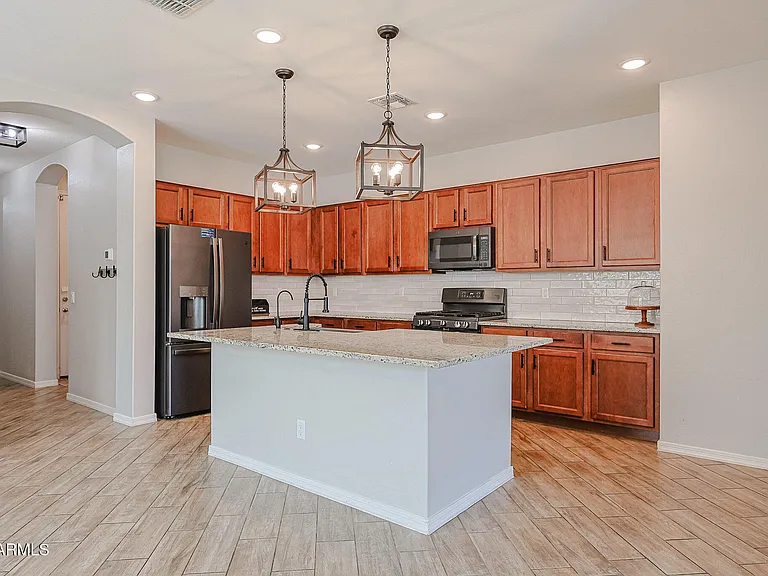 15269 W Pierce St — Photo 11