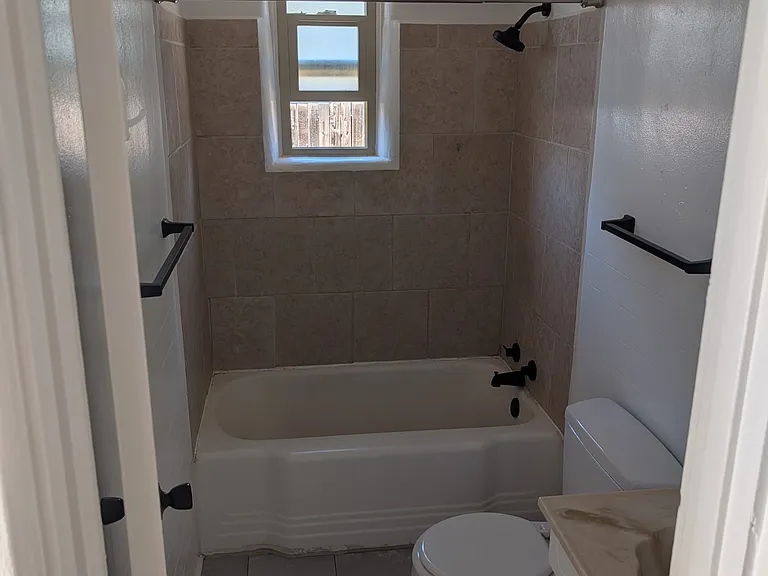 634 1/2 Alicia St — Photo 9