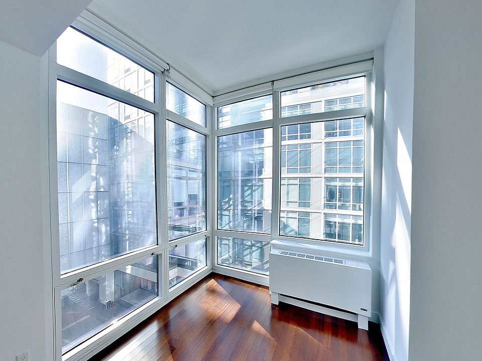 1st image of 600 W 42nd St #823