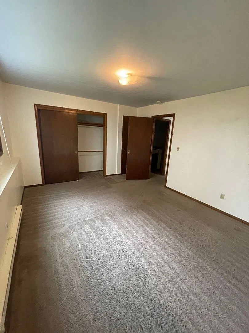 449 Dunbar Ave. 7 unit — Photo 4