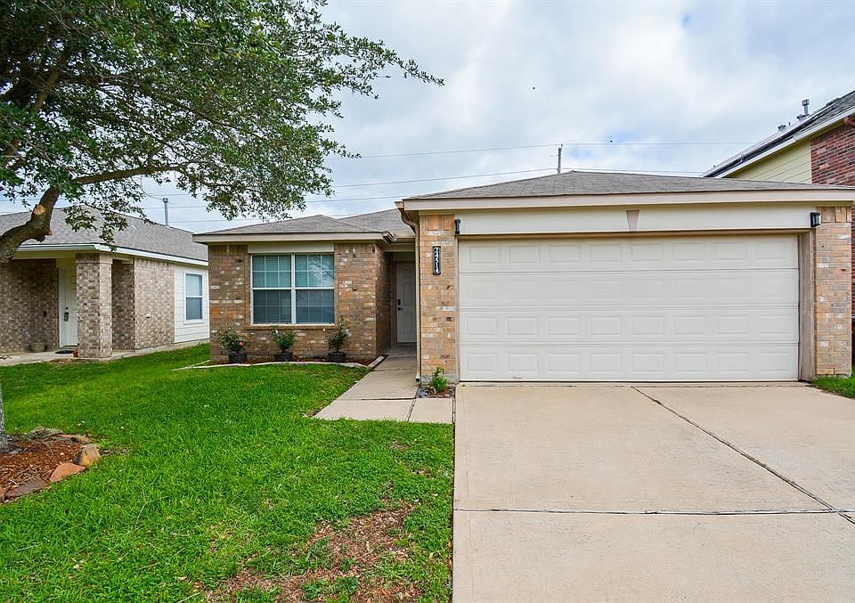 1st image of 24514 Lakecrest Village Dr