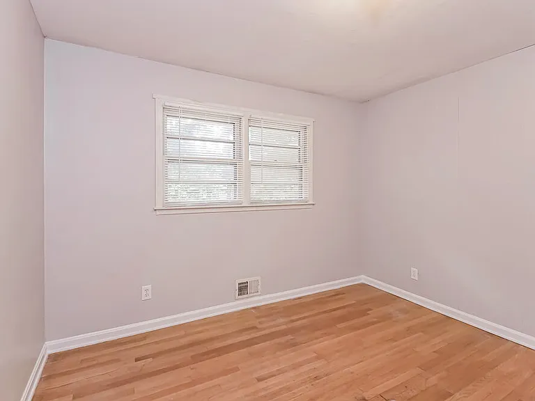 4630 Cresant Ln — Photo 13