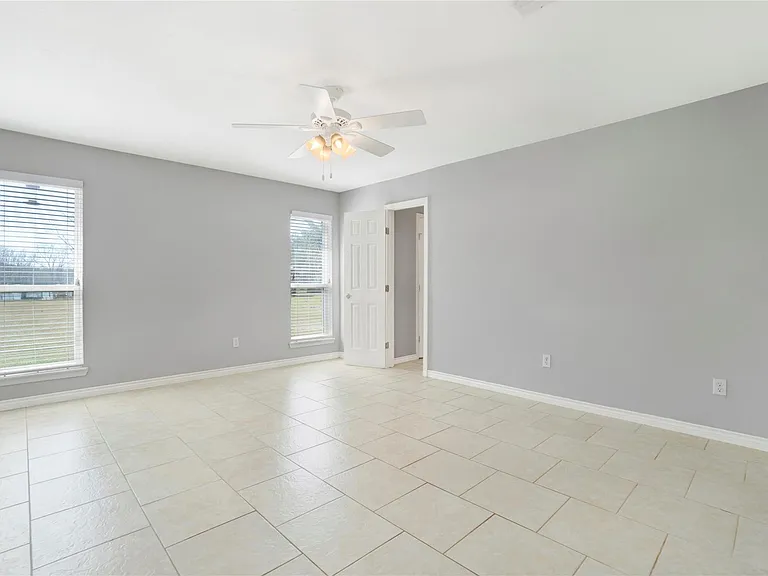 140 Lakewood Dr — Photo 18