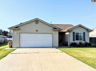 1410 W 30th Ave, Hutchinson, KS 67502
