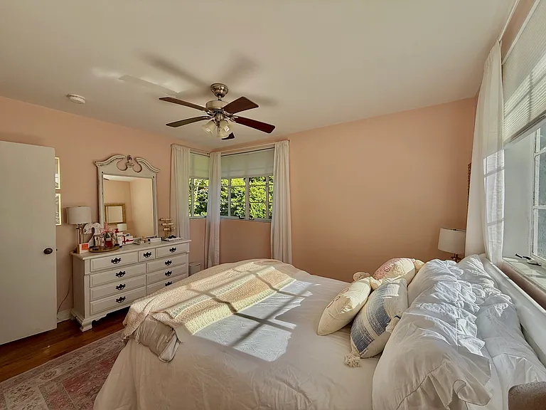 1473 Marion Ave — Photo 13