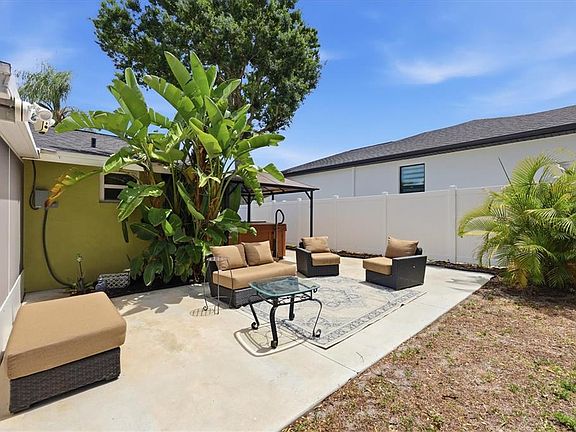 5th image of 4166 Pompano Rd