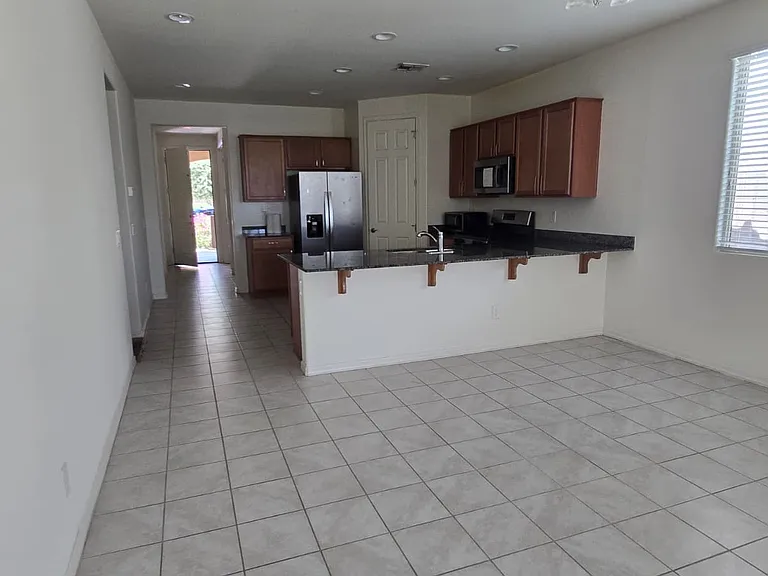 20415 E Domingo Rd — Photo 2