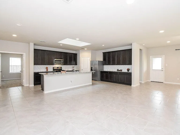 1334 Bellingham Park Dr — Photo 3