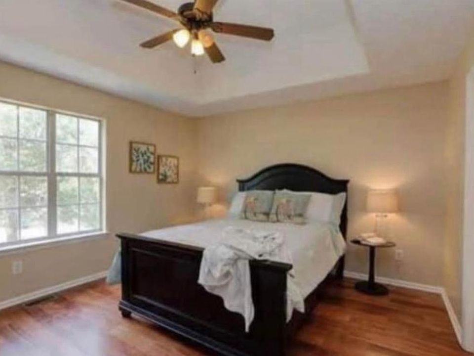 2nd image of 1422 Shiloh Way NW