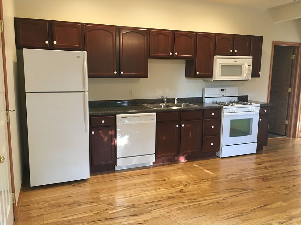1st image of 158 College Ave APT 4