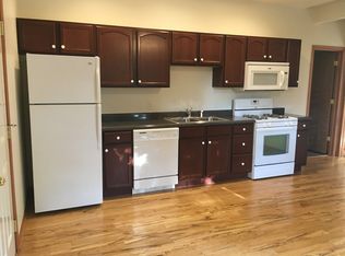 158 College Ave APT 4, Valparaiso, IN 46383