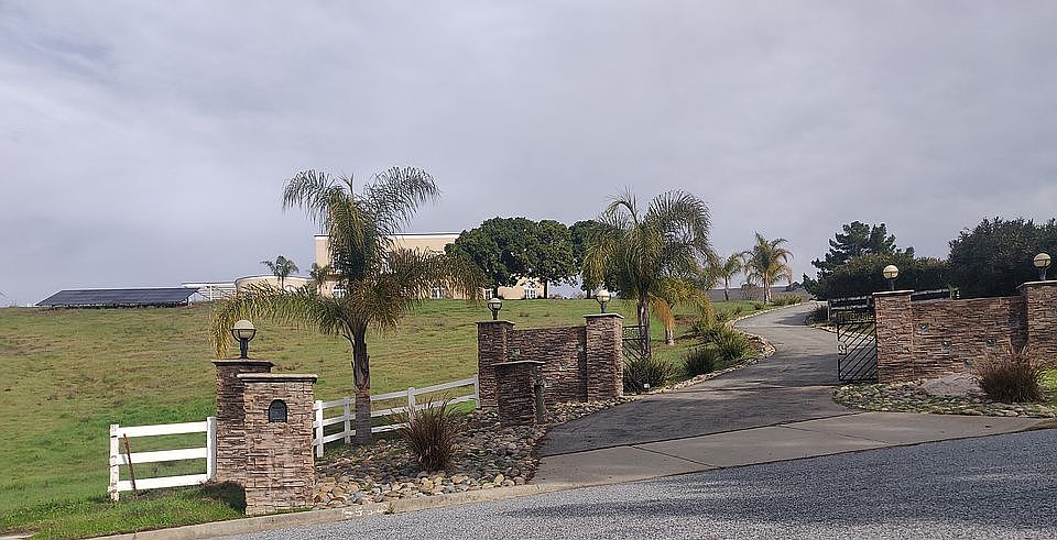 1st image of 9554 Estates Dr