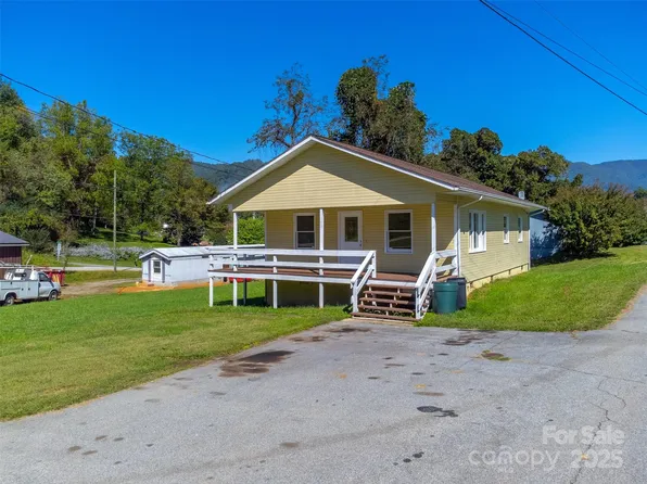 19 Love Ave, Sylva, NC 28779