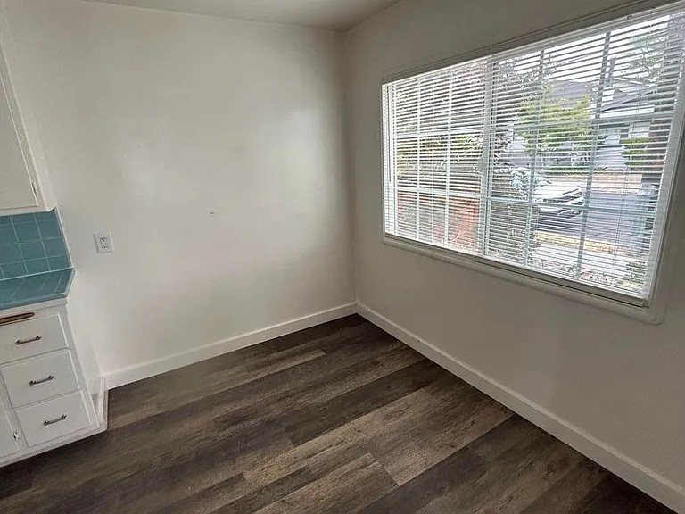 1537 Pearl Street — Photo 8