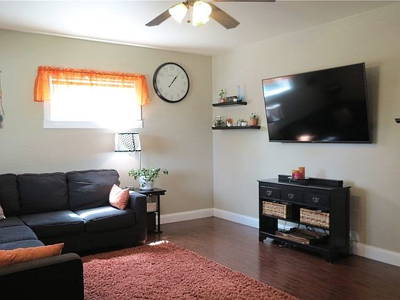 3rd image of 3578 A St