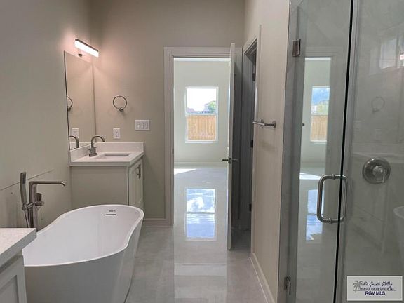 5th image of 3507 Sandalwood Dr