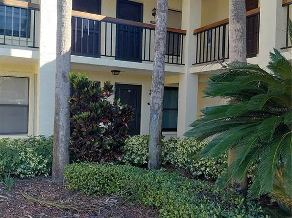 912 HAMMOCK PINE BOULEVARD #912, CLEARWATER, FL 33761