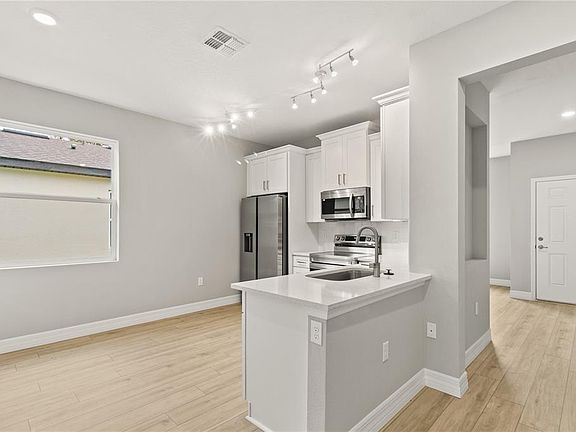 4th image of 3647 SUMMER HAVEN LANE