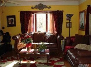 15 Mulford St, Patchogue, NY 11772