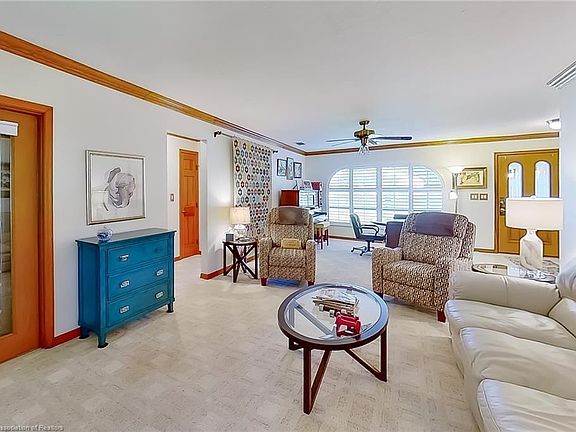 2nd image of 140 Crestview Ter