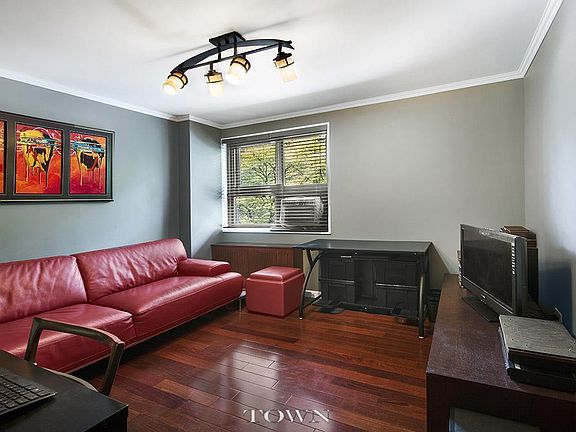 4th image of 80 Gold St #4K