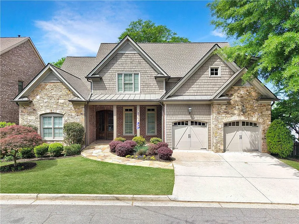 5 bed, 4.5 bath, 5481 sqft, $6,700 — Photo 2