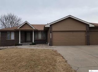15715 Polk Cir, Omaha, NE 68135