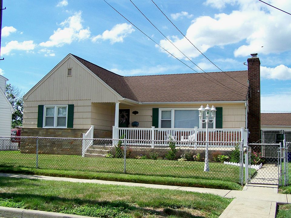 1st image of 312 Hoke Ave